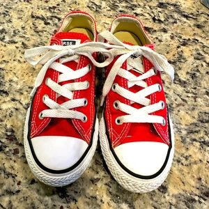 Converse Red
